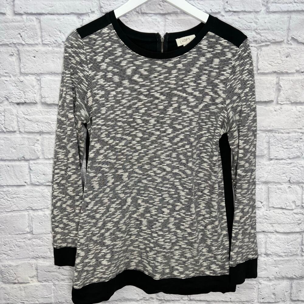 Loft Long Sleeve Zip Back Shirt Gray Front/Black Back Size M